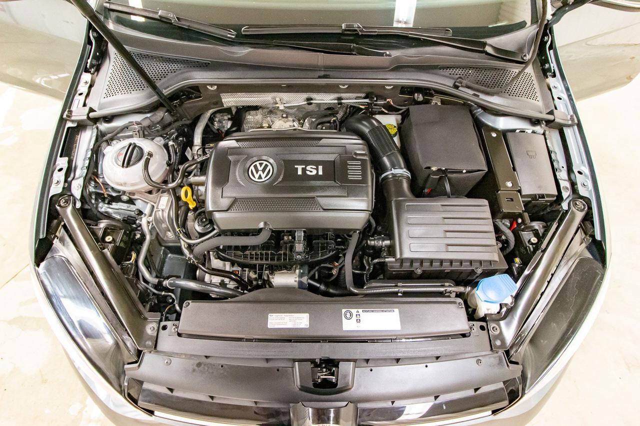 2017 Volkswagen Golf 5 Dr Highline Leather Roof Nav Red Deer AB