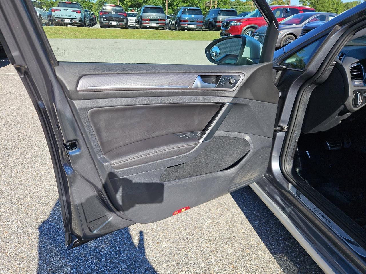 2017 Volkswagen Golf Alltrack TSI S Waldorf MD