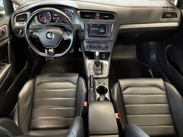 2017 Volkswagen Golf Alltrack TSI SE