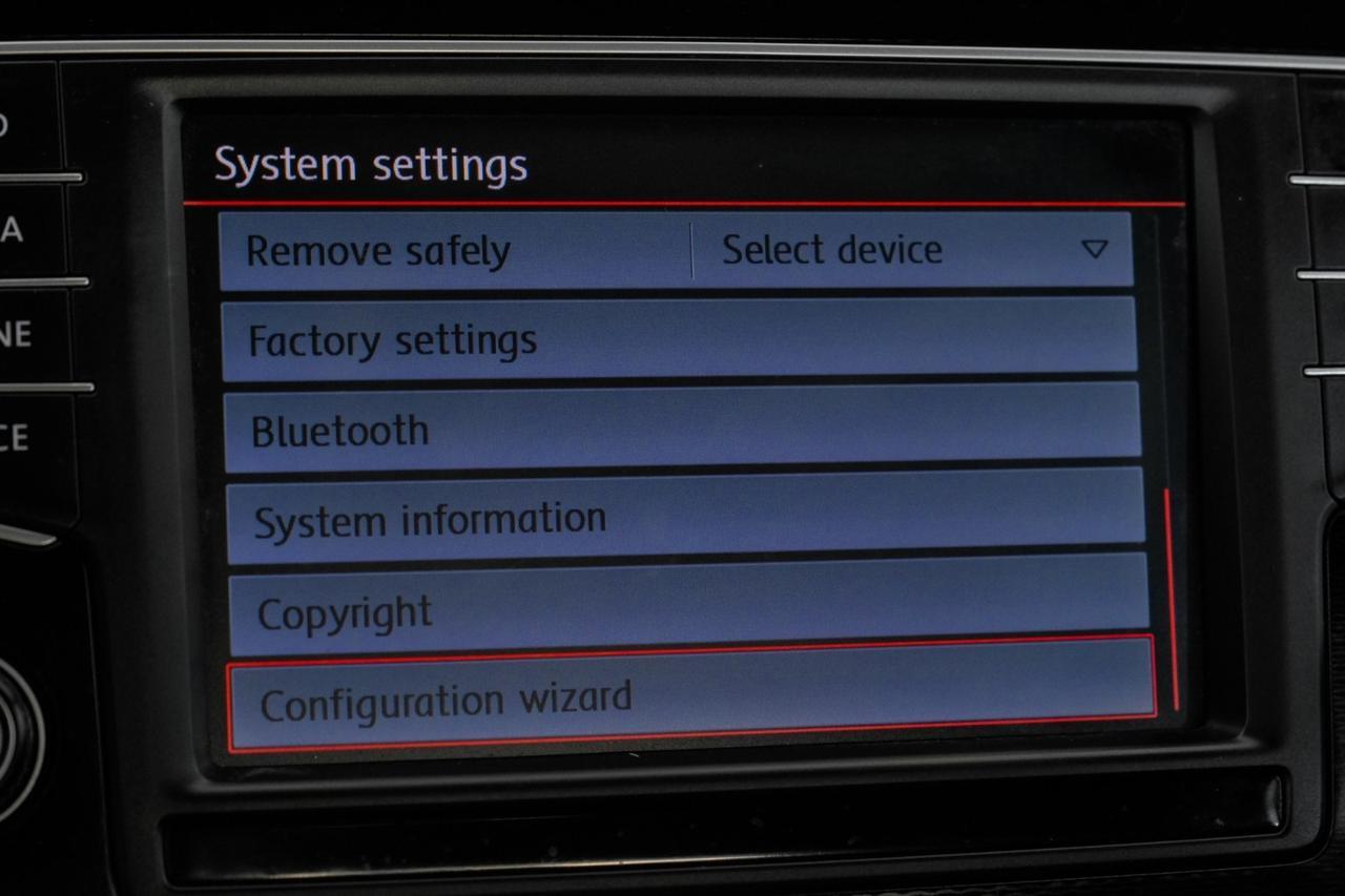 2017 Volkswagen Golf GTI SE AUTOMATIC BLIND SPOT ASSIST NAVIGATION SUNROOF LEATHER HEATED Carrollton TX