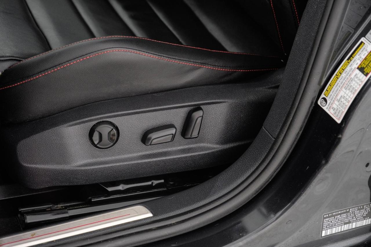 2017 Volkswagen Golf GTI SE AUTOMATIC BLIND SPOT ASSIST NAVIGATION SUNROOF LEATHER HEATED Carrollton TX