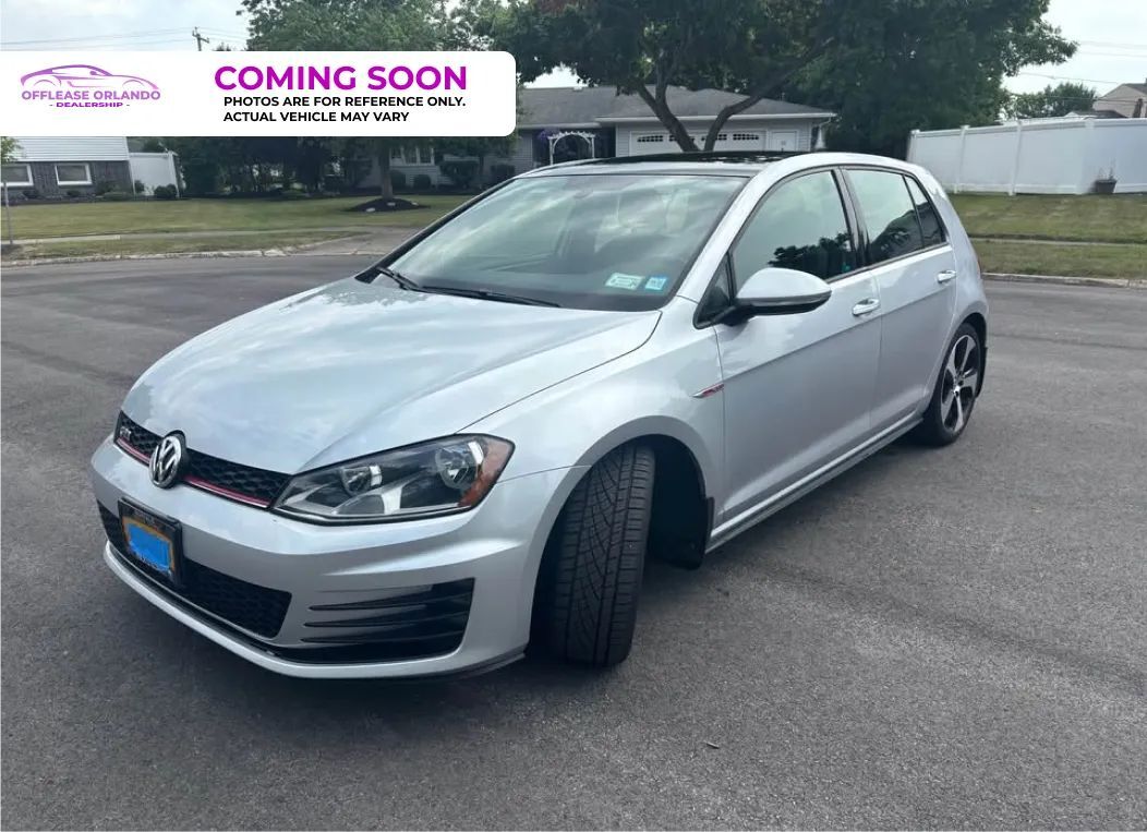 2017 Volkswagen Golf GTI SE Hatchback Sedan 4D