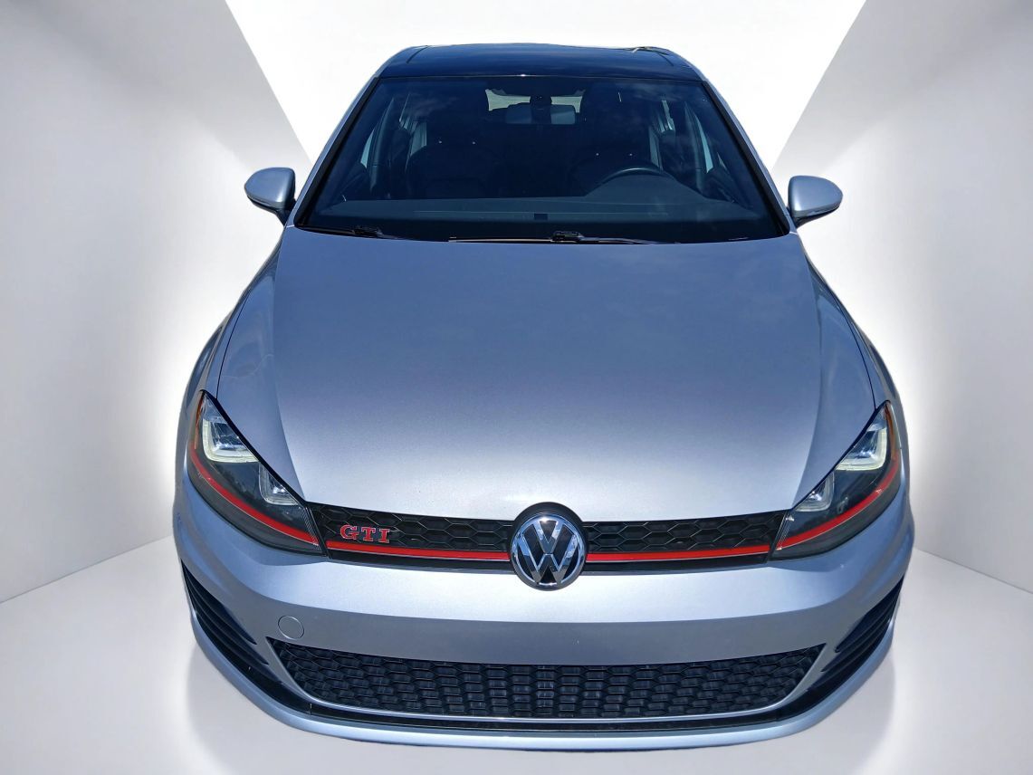 2017 Volkswagen Golf GTI SE Hatchback Sedan 4D