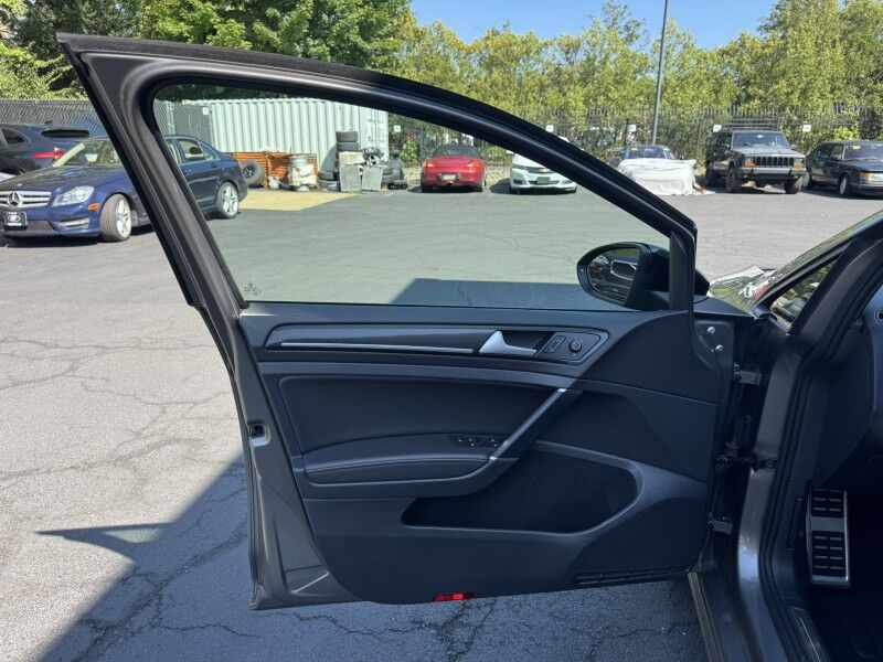 2017 Volkswagen Golf R Willow Grove PA