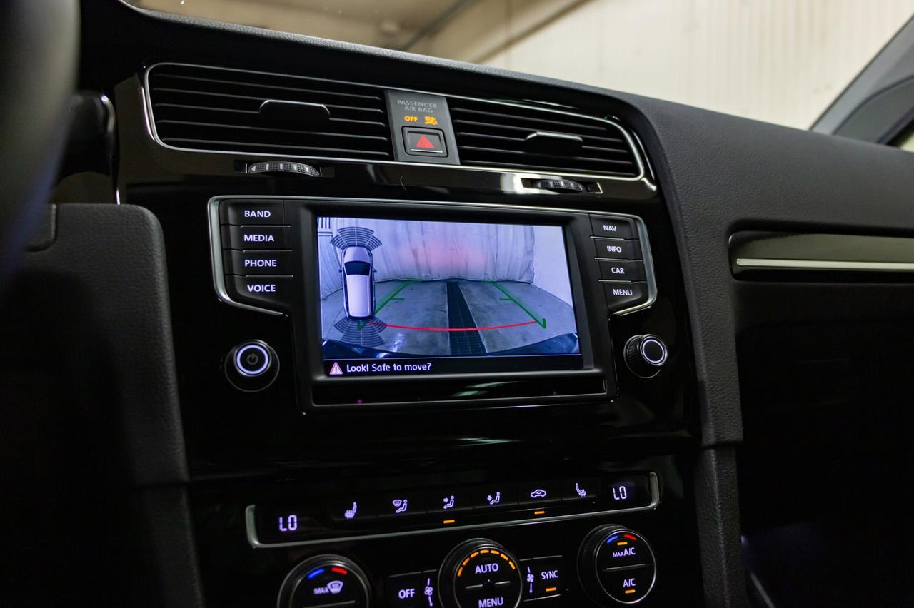 2017 Volkswagen Golf SportWagen 4Motion Highline Leather Roof Nav Red Deer AB