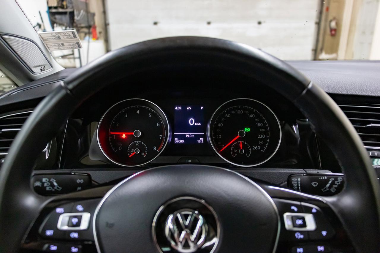 2017 Volkswagen Golf SportWagen 4Motion Highline Leather Roof Nav Red Deer AB