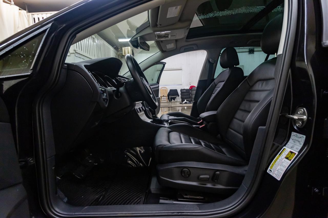 2017 Volkswagen Golf SportWagen 4Motion Highline Leather Roof Nav Red Deer AB