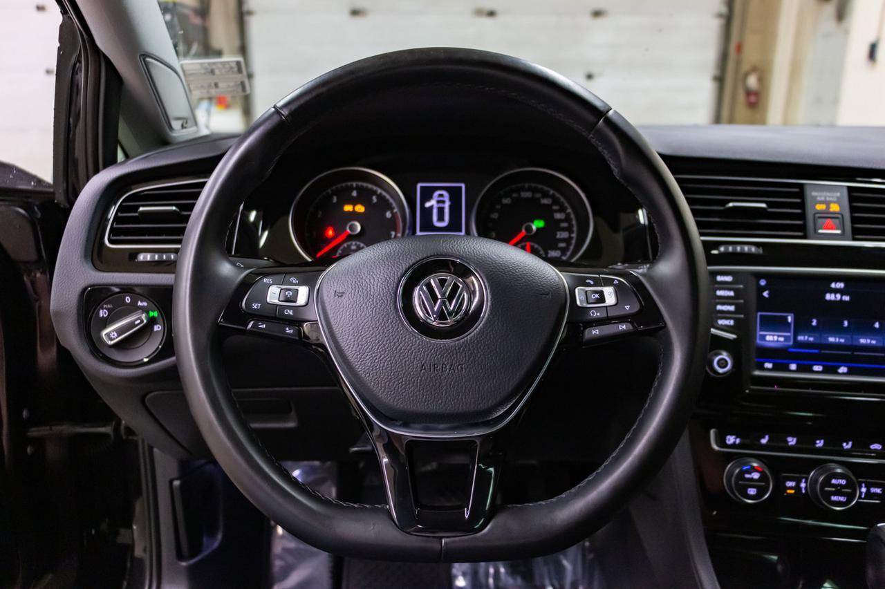 2017 Volkswagen Golf SportWagen 4Motion Highline Leather Roof Nav Red Deer AB