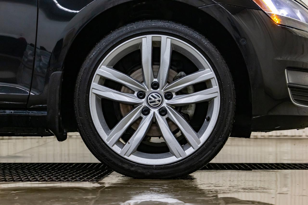 2017 Volkswagen Golf SportWagen 4Motion Highline Leather Roof Nav Red Deer AB