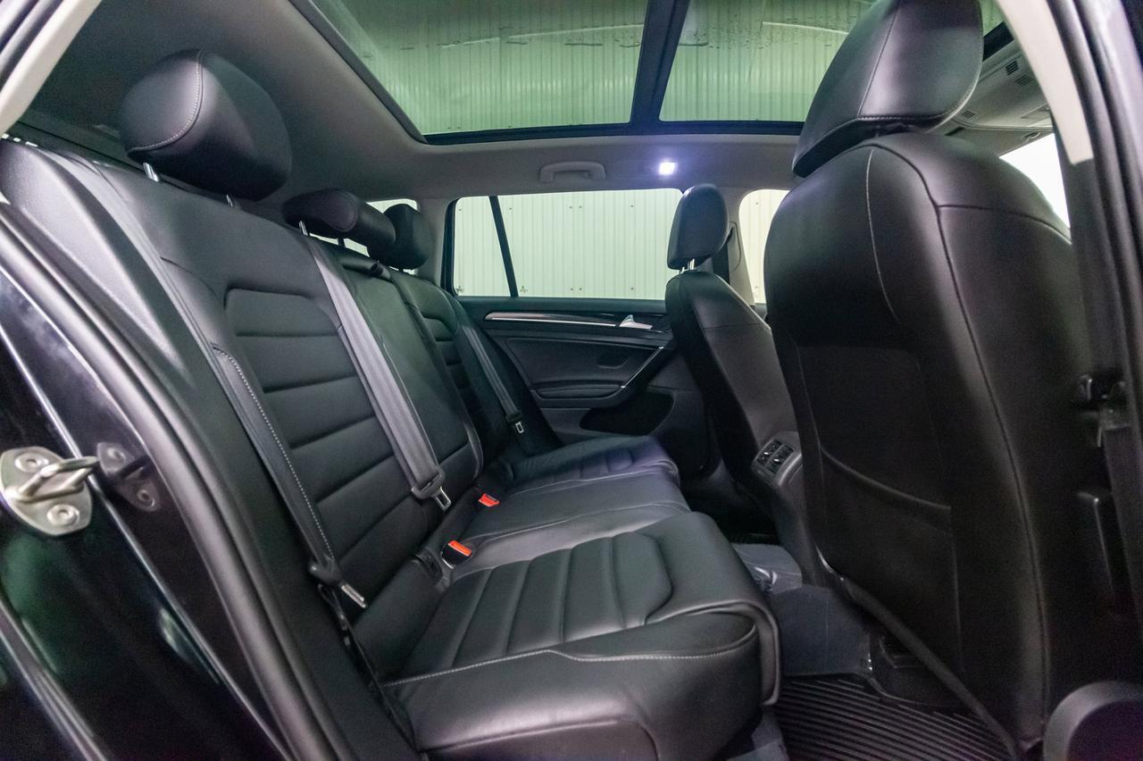 2017 Volkswagen Golf SportWagen 4Motion Highline Leather Roof Nav Red Deer AB