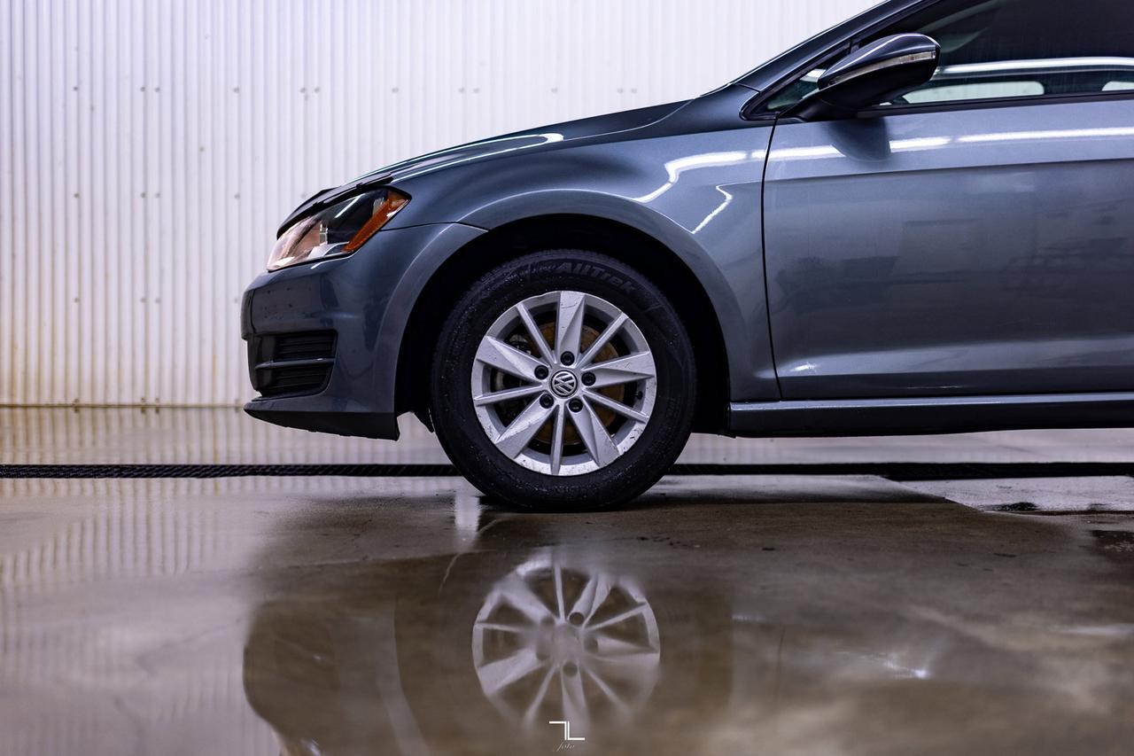 2017 Volkswagen Golf Trendline Manual BCam Red Deer AB