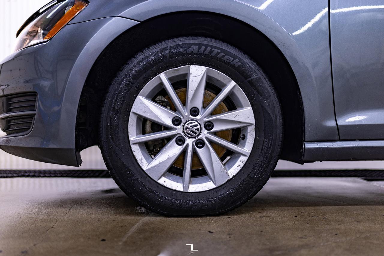 2017 Volkswagen Golf Trendline Manual BCam Red Deer AB