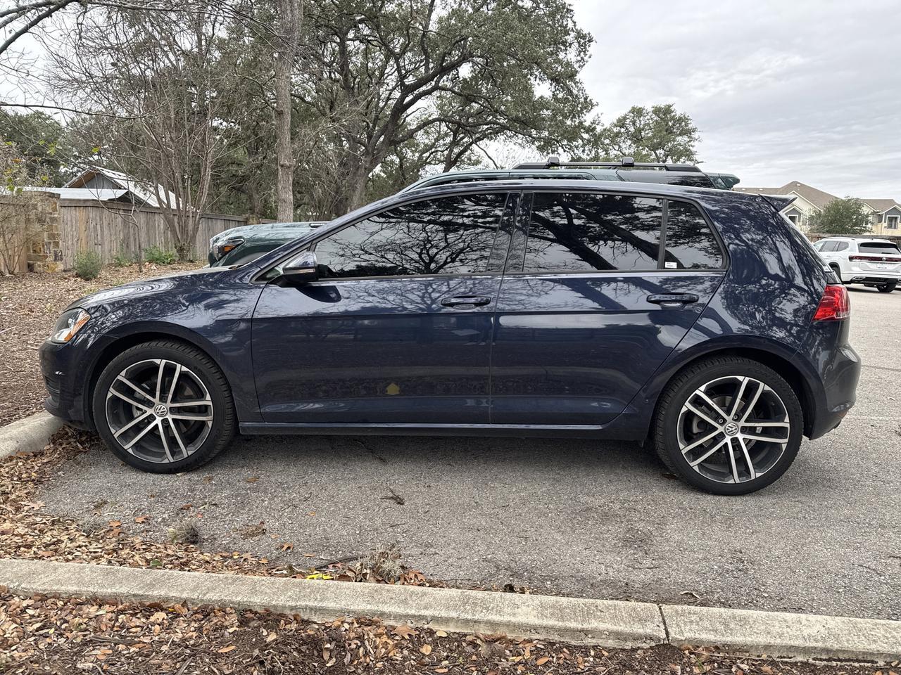 2017 Volkswagen Golf Wolfsburg