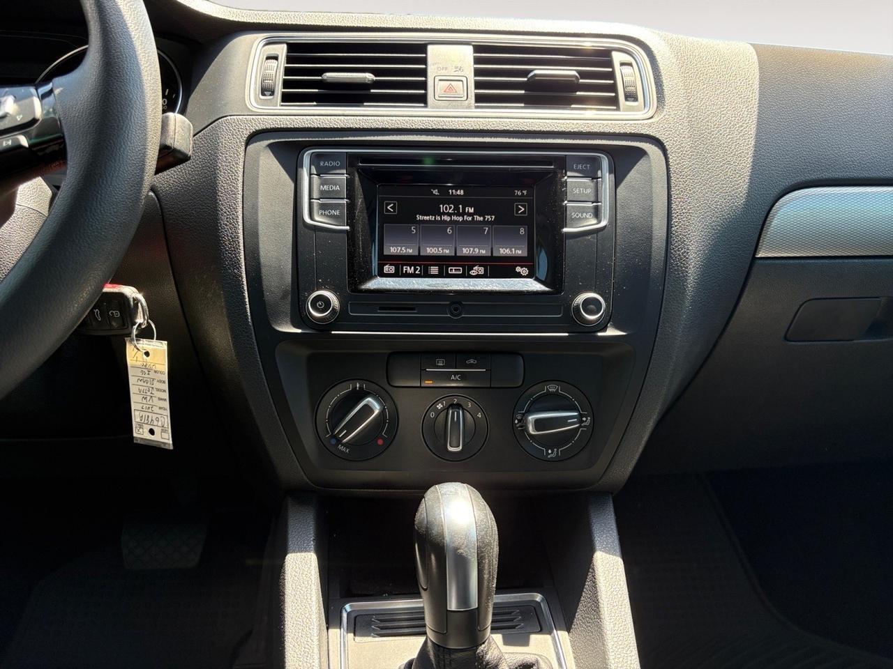 2017 Volkswagen Jetta 1.4T S, BLUETOOTH, BACKUP CAMERA WITH PARKING SENSORS, POWER TRUNK, KEYLESS ENTRY, ONLY 40K MILES, CLEAN CARFAX, THIS SEDAN IS READY FOR YOU TO TAKE THE KEYS! Virginia Beach VA
