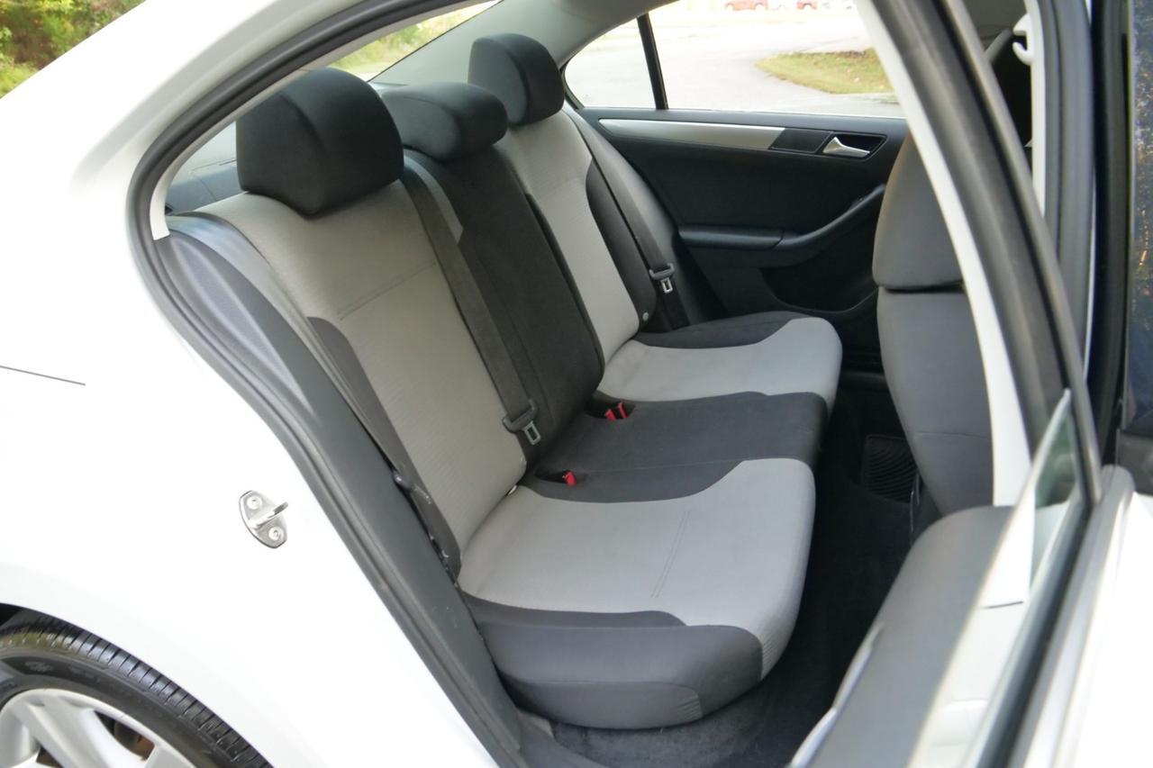 2017 Volkswagen Jetta 1.4T S / Power Windows & Locks / Back Up Camera Lincolnton NC