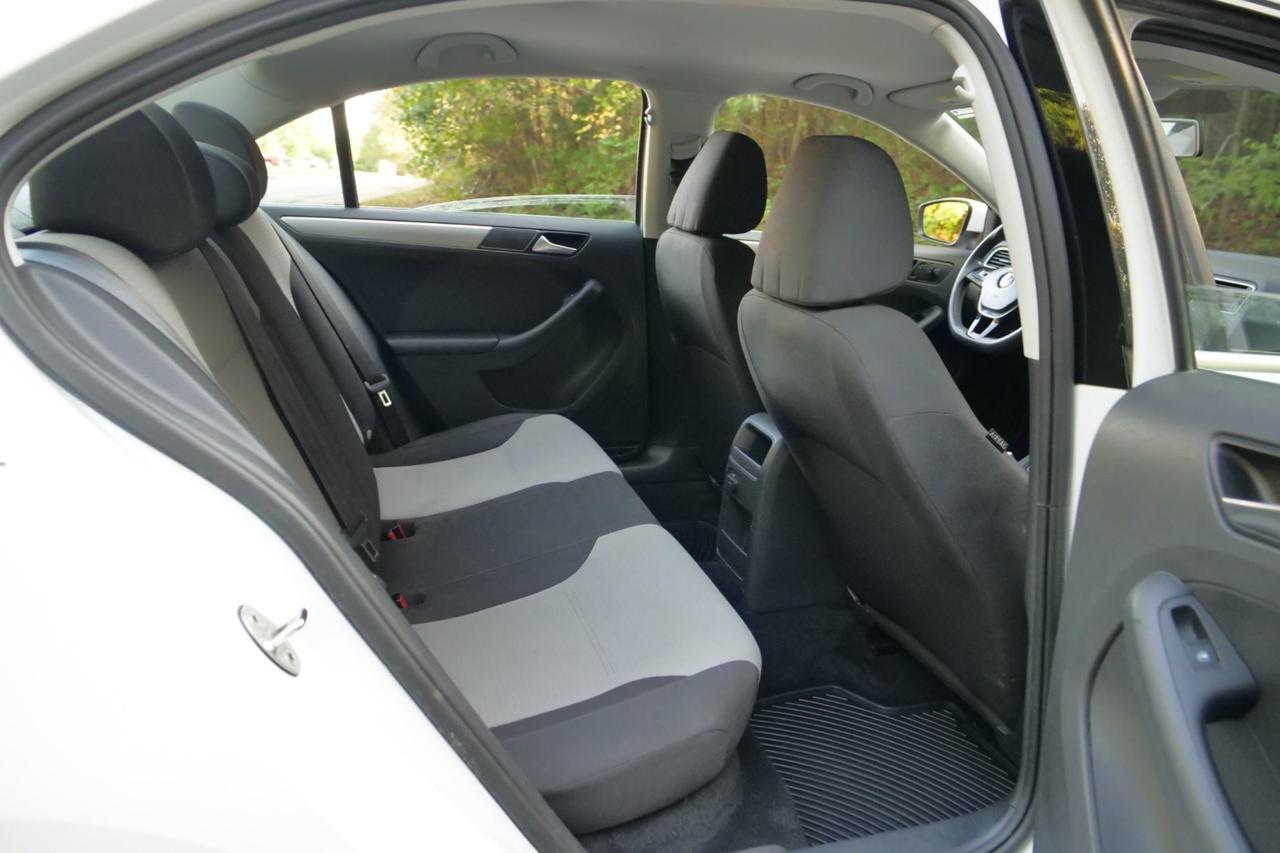 2017 Volkswagen Jetta 1.4T S / Power Windows & Locks / Back Up Camera Lincolnton NC