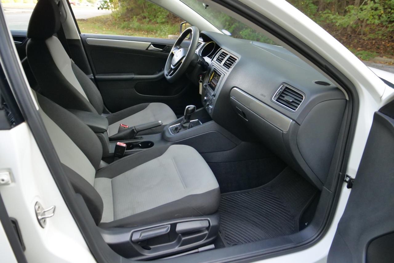 2017 Volkswagen Jetta 1.4T S / Power Windows & Locks / Back Up Camera Lincolnton NC
