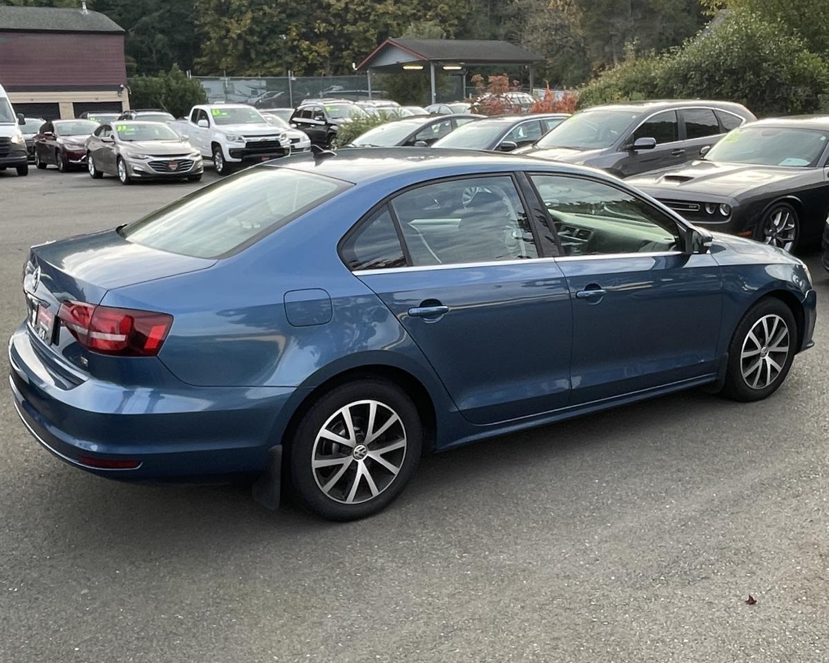 2017 Volkswagen Jetta 1.4T SE Sedan 4D