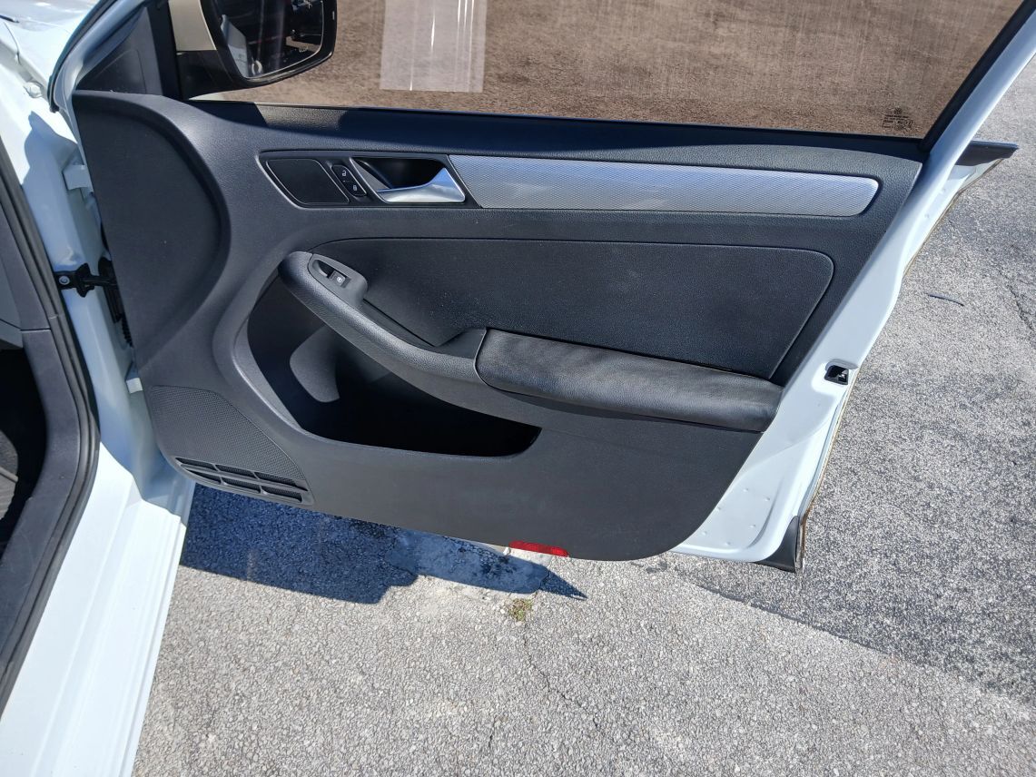2017 Volkswagen Jetta 1.4T SE Sedan 4D Maitland FL