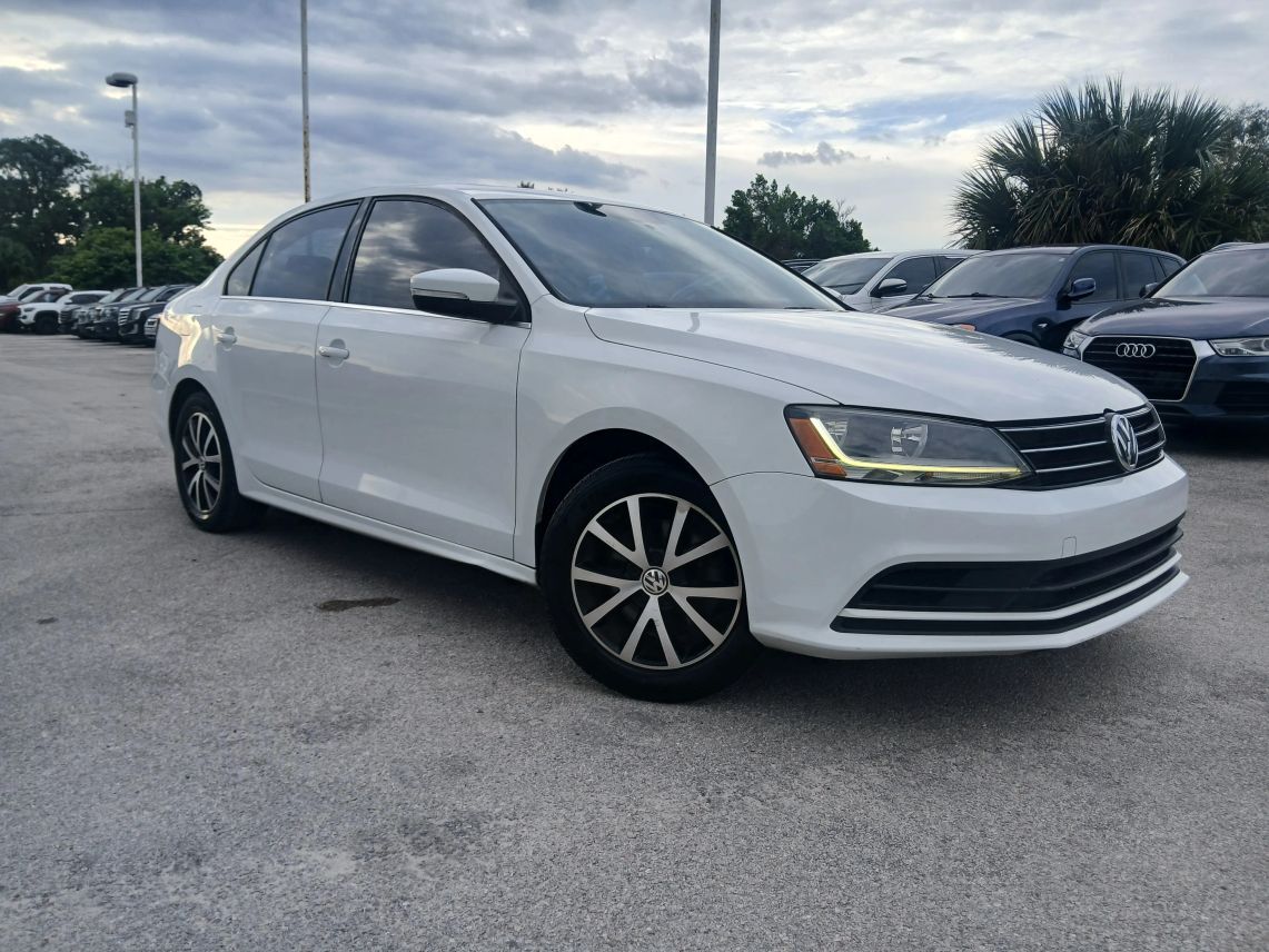 2017 Volkswagen Jetta 1.4T SE Sedan 4D
