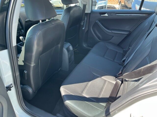 2017 Volkswagen Jetta 1.8T SEL Premium photo 14