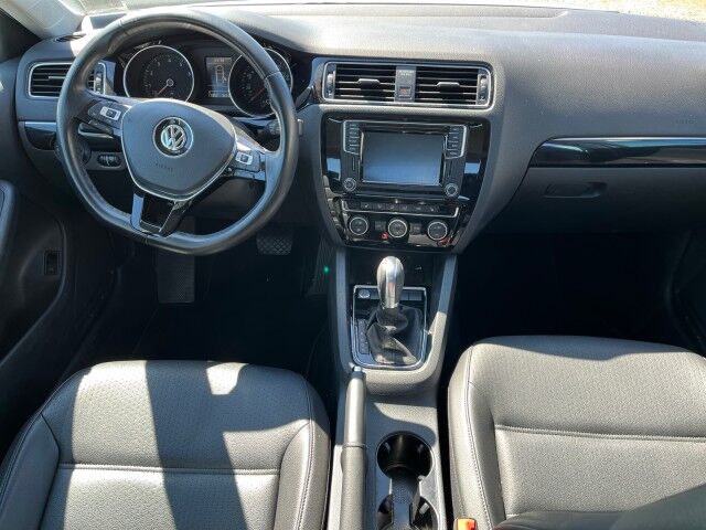2017 Volkswagen Jetta 1.8T SEL Premium photo 19