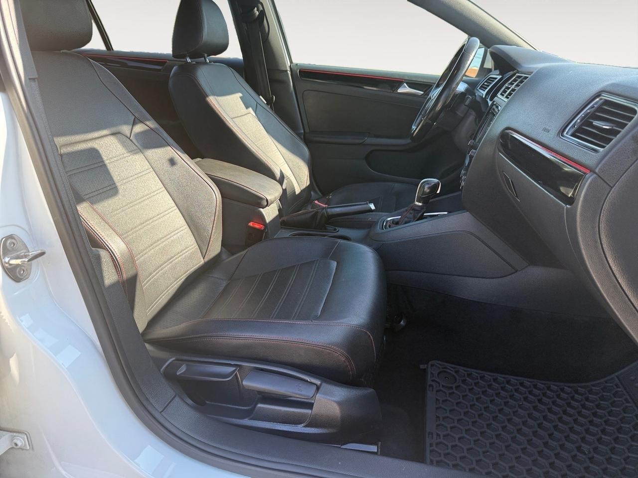 2017 Volkswagen Jetta GLI, BACKUP CAMERA, HEATED SEATS, SUNROOF, APPLE CARPLAY/ANDROID AUTO, HEATED MIRRORS, KEYLESS START, THIS COULD BE YOUR DREAM CAR! Norfolk VA