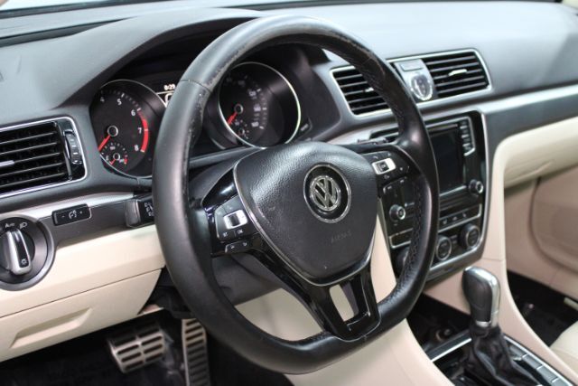 2017 Volkswagen Passat 1.8T R-Line Chantilly VA