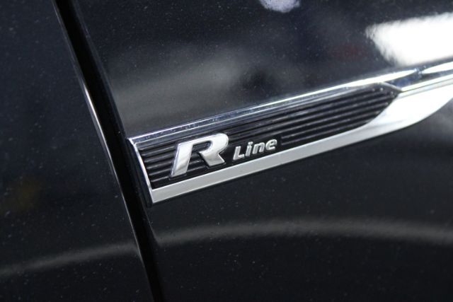 2017 Volkswagen Passat R-Line photo 5