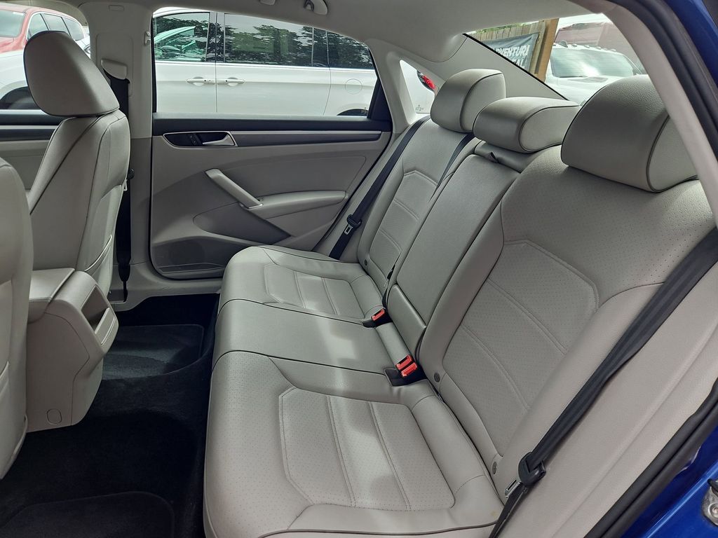 2017 Volkswagen Passat 1.8T R-Line Gresham OR