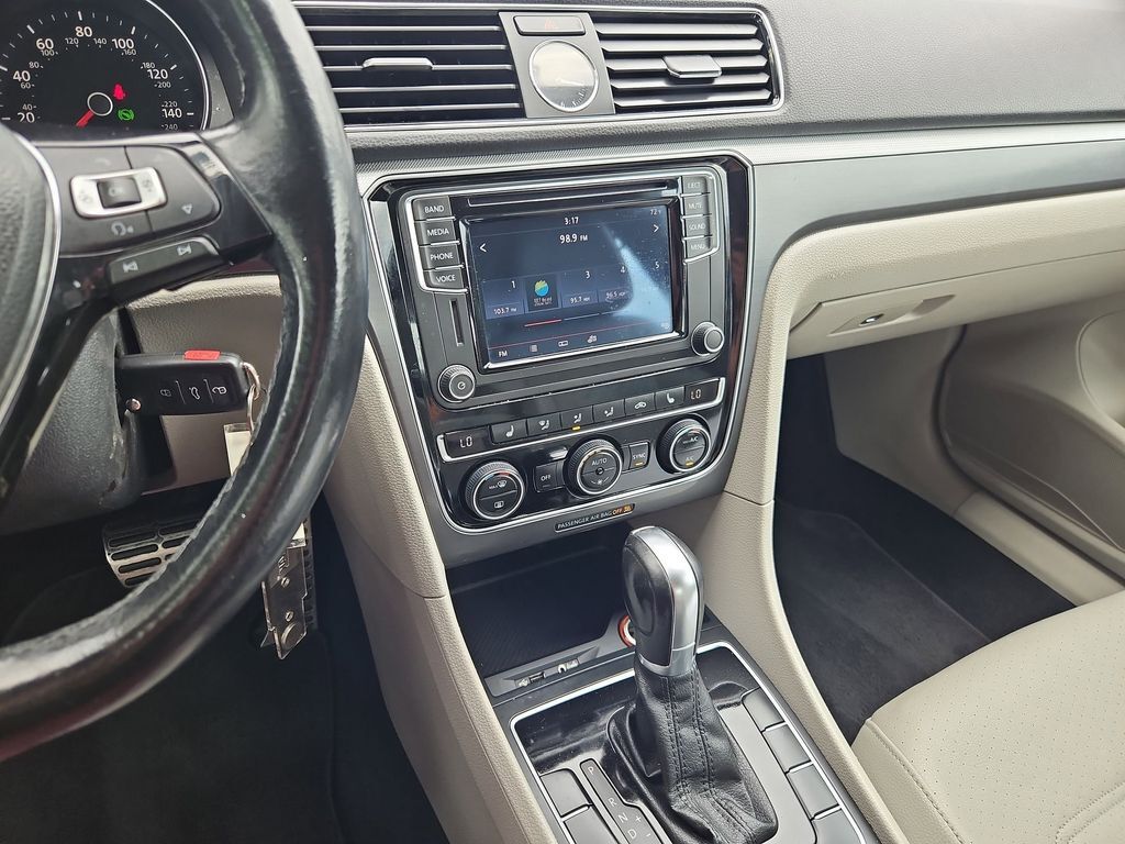 2017 Volkswagen Passat 1.8T R-Line Gresham OR