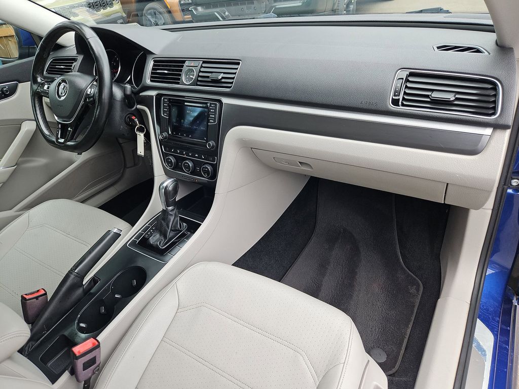 2017 Volkswagen Passat 1.8T R-Line Gresham OR
