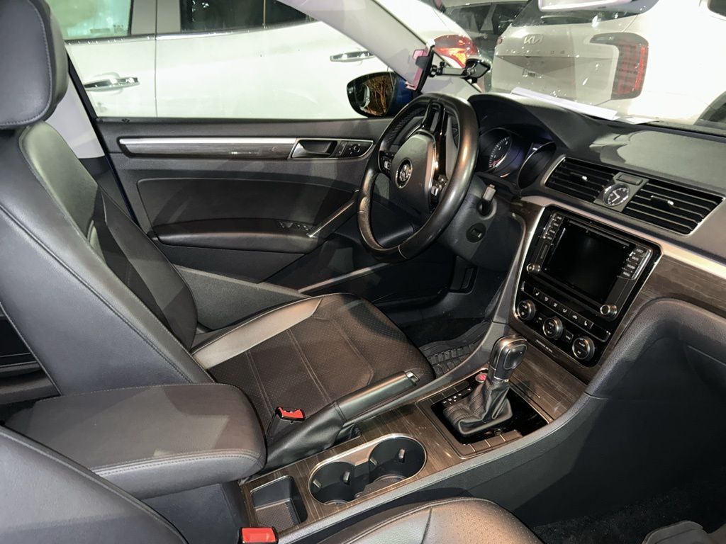 2017 Volkswagen Passat 1.8T SE Akron OH