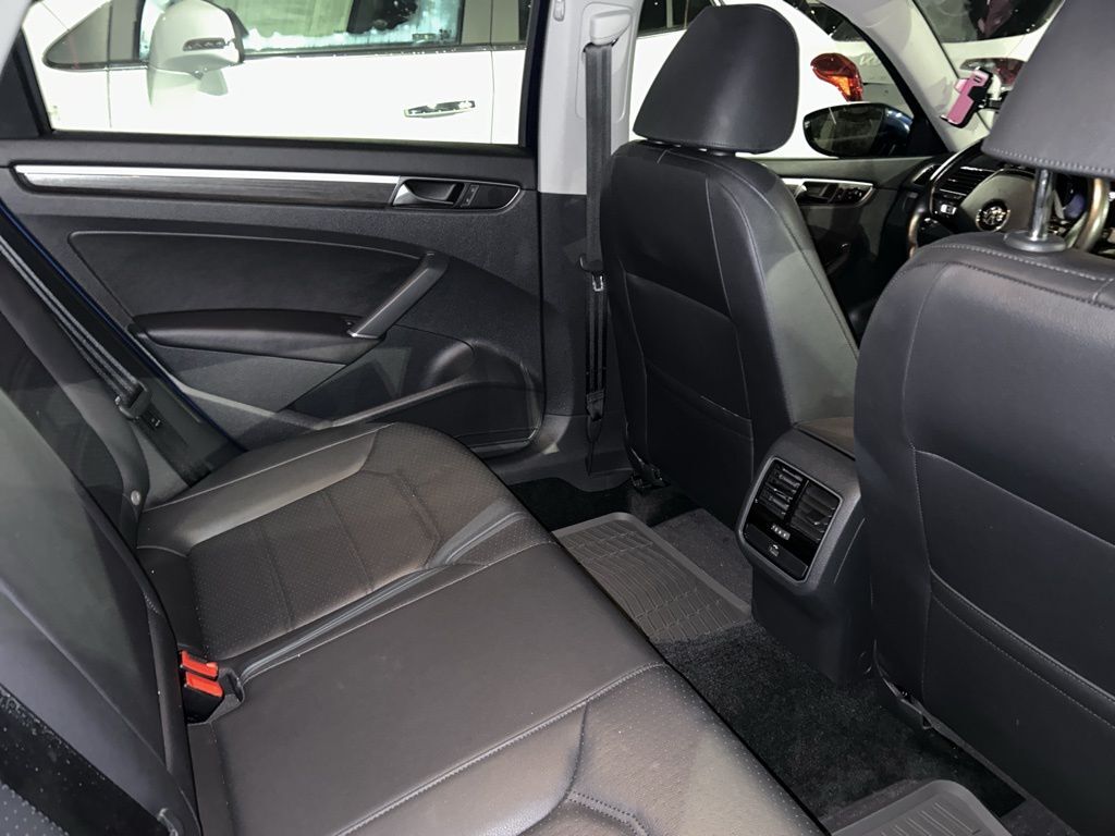 2017 Volkswagen Passat 1.8T SE Akron OH