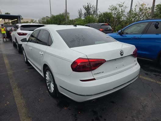 2017 Volkswagen Passat 1.8T SE