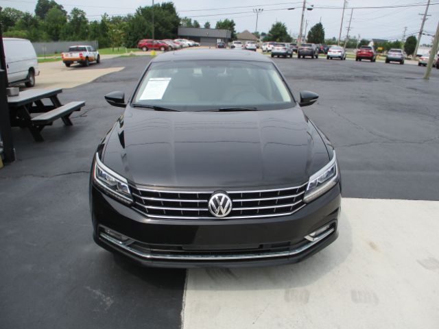 2017 Volkswagen Passat 1.8T SE