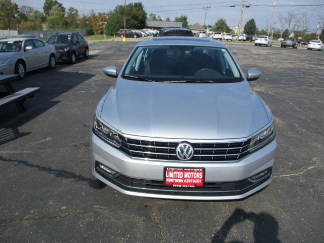 2017 Volkswagen Passat 1.8T SE
