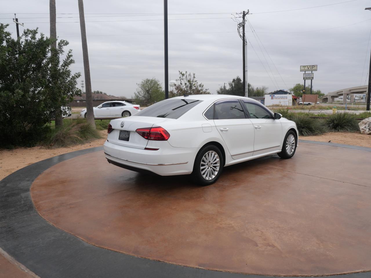 2017 Volkswagen Passat 1.8T SE