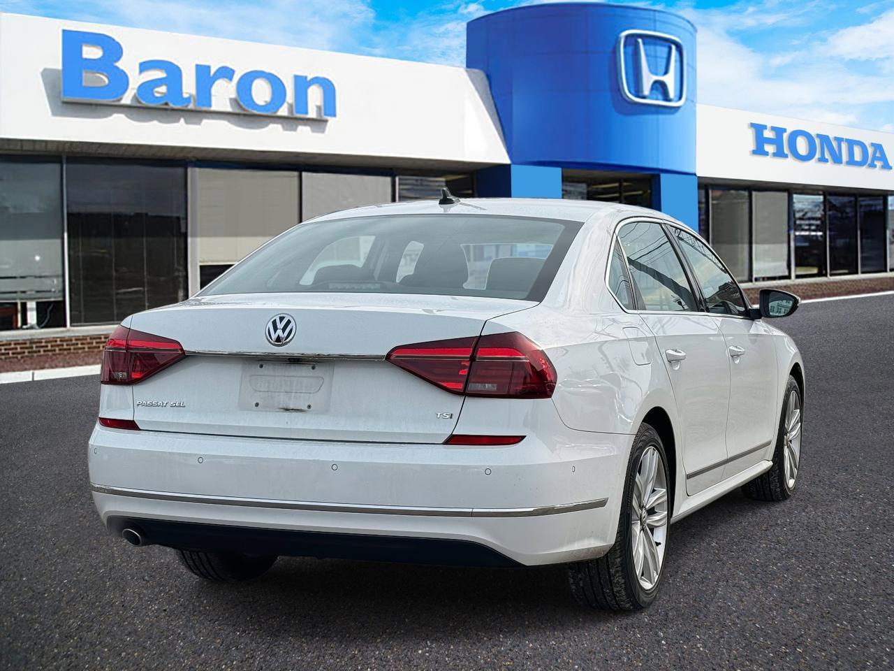 2017 Volkswagen Passat 1.8T SEL Premium