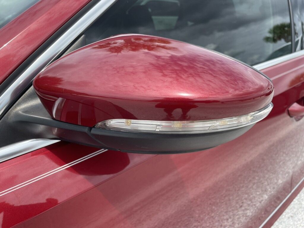 2017 Volkswagen Passat 1.8T SE~LUMBAR SUPPORT~BLIND SPOT WARNING~CRUISE CONTROL~HEATED SEATS~POWER SEATS~REARVIEW CAMERA Sarasota FL