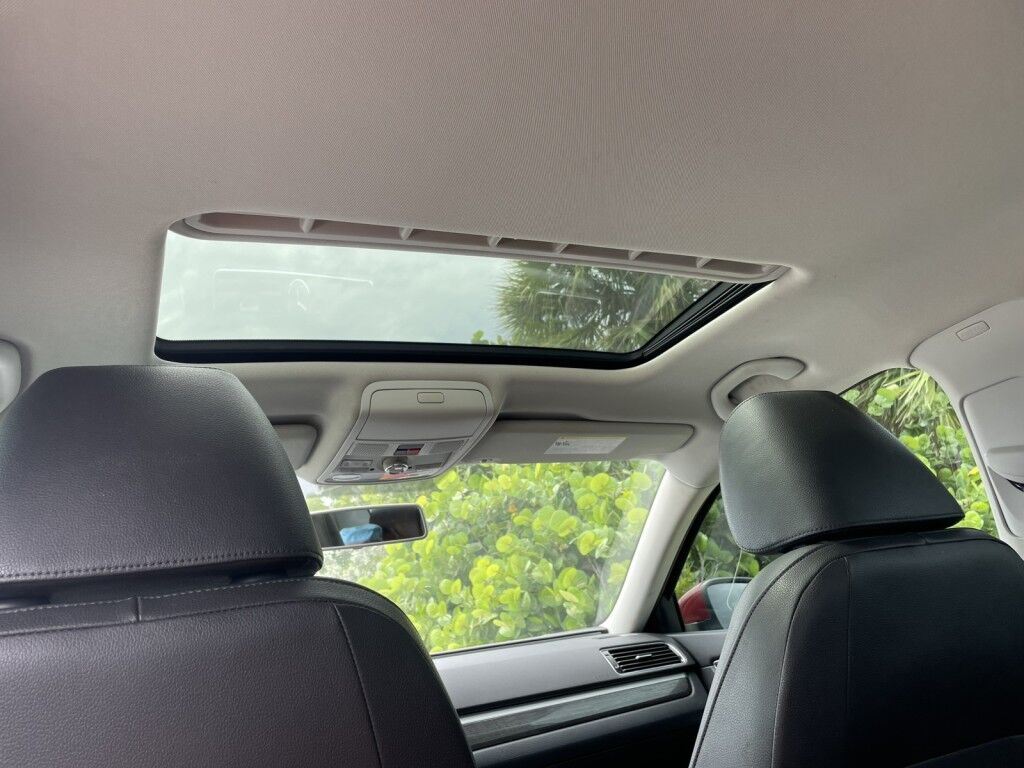 2017 Volkswagen Passat 1.8T SE~LUMBAR SUPPORT~BLIND SPOT WARNING~CRUISE CONTROL~HEATED SEATS~POWER SEATS~REARVIEW CAMERA Sarasota FL