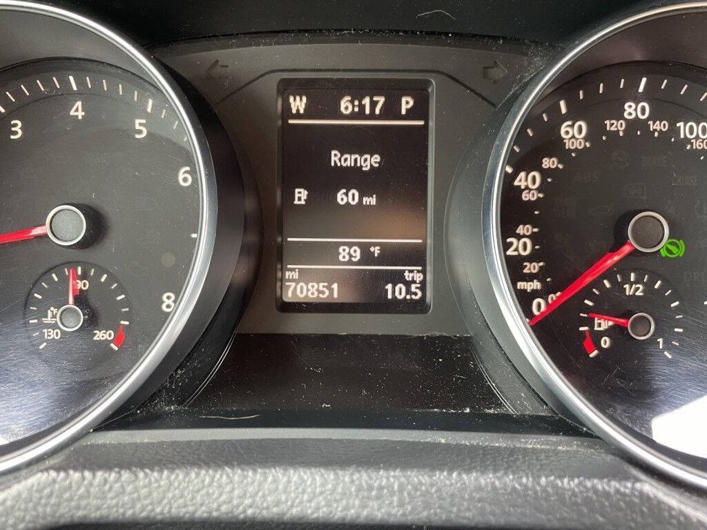 2017 Volkswagen Passat 1.8T SE~LUMBAR SUPPORT~BLIND SPOT WARNING~CRUISE CONTROL~HEATED SEATS~POWER SEATS~REARVIEW CAMERA Sarasota FL