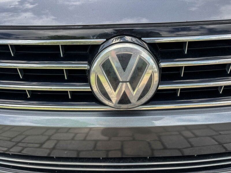 2017 Volkswagen Passat R-Line w/Comfort Pkg Wilmington NC