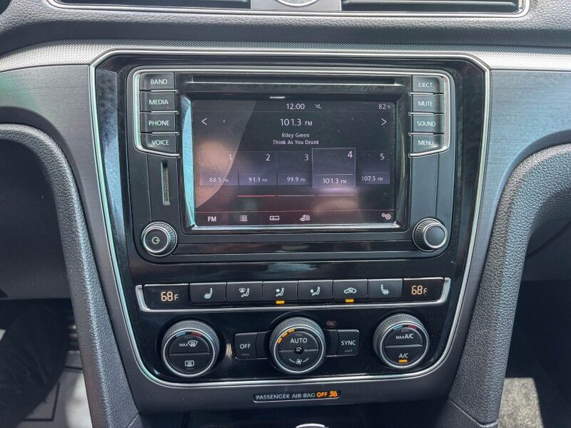2017 Volkswagen Passat R-Line w/Comfort Pkg Wilmington NC