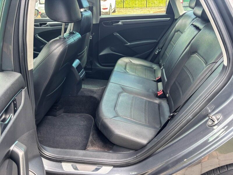 2017 Volkswagen Passat R-Line w/Comfort Pkg Wilmington NC