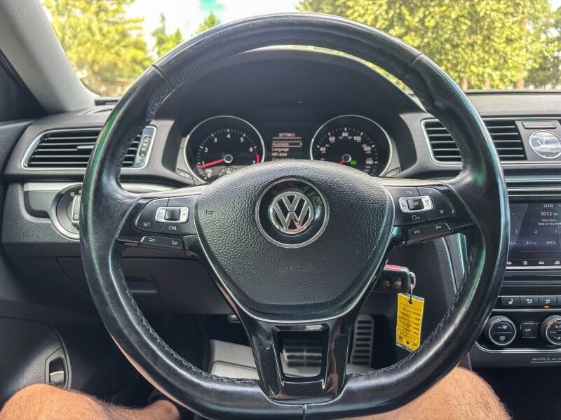 2017 Volkswagen Passat R-Line w/Comfort Pkg Wilmington NC