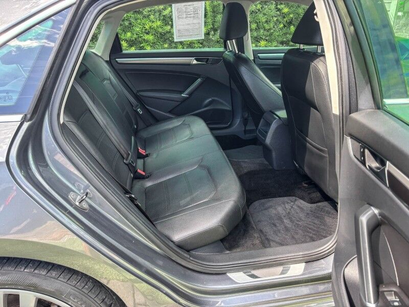 2017 Volkswagen Passat R-Line w/Comfort Pkg Wilmington NC