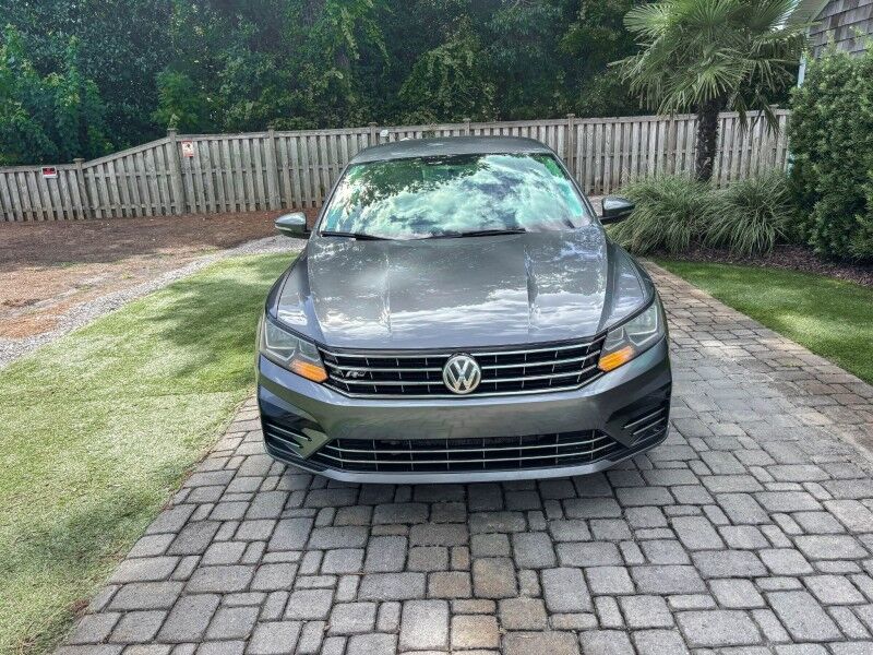 2017 Volkswagen Passat R-Line w/Comfort Pkg