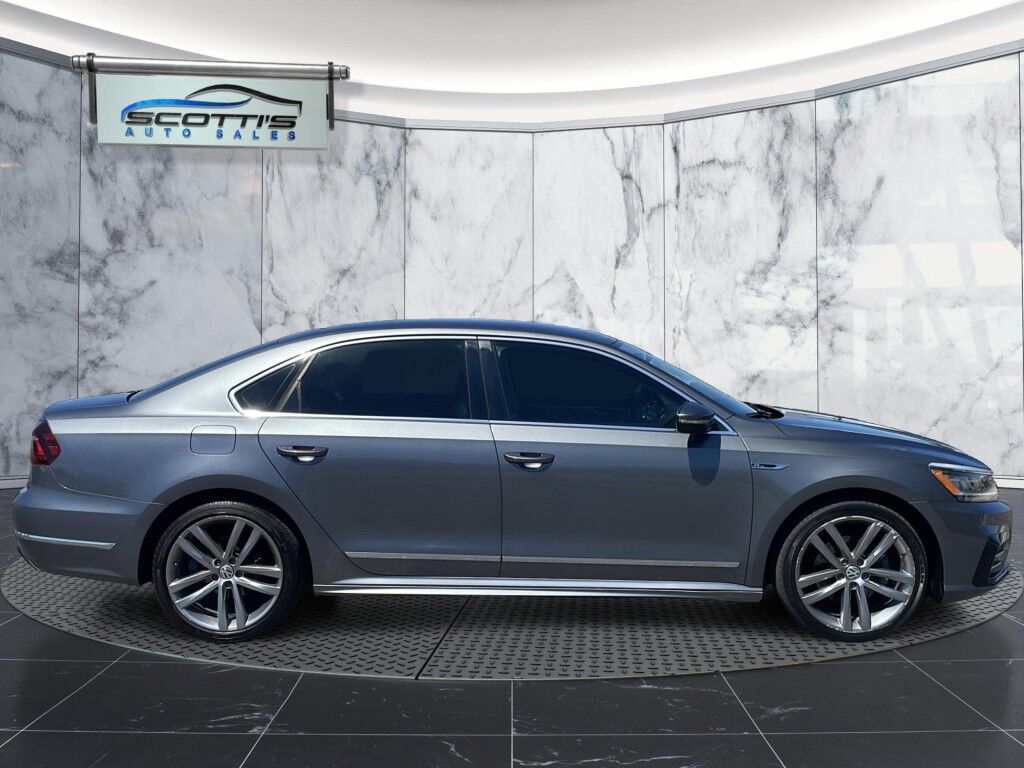 2017 Volkswagen Passat R-Line w/Comfort Pkg~ADJUSTABLE LUMBAR~BLIND SPOT WARNING~BLUETOOTH~BRAKING ASSIST~CRUISE CONTROL~GROUND EFFECTS PACKAGE~HALOGEN HEADLIGTHS~HEATED SIDE MIRRORS~LOW MILES Sarasota FL