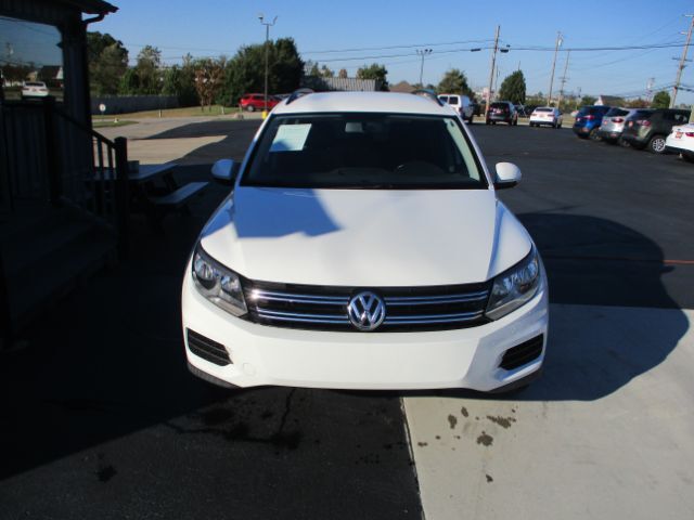 2017 Volkswagen Tiguan 2.0T S | 2.0T
